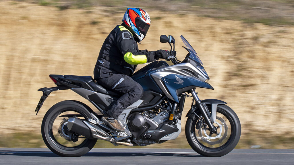 Prueba Honda NC 750 X DCT 2023: Perfecta desconocida 8 Prueba Honda NC750X DCT 2023 (13)