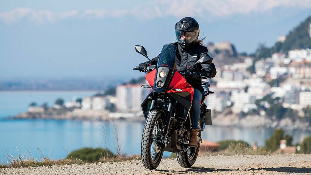 Estas son todas las motos trail Rieju que puedes comprar en 2024 8 Rieju Aventura 125 2023