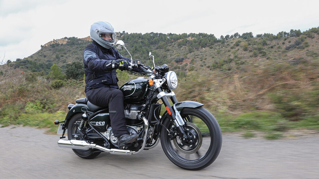 Royal Enfield Super Meteor 650: la moto custom neoretro con carnet A2 13 Royal Enfield Super Meteor 650