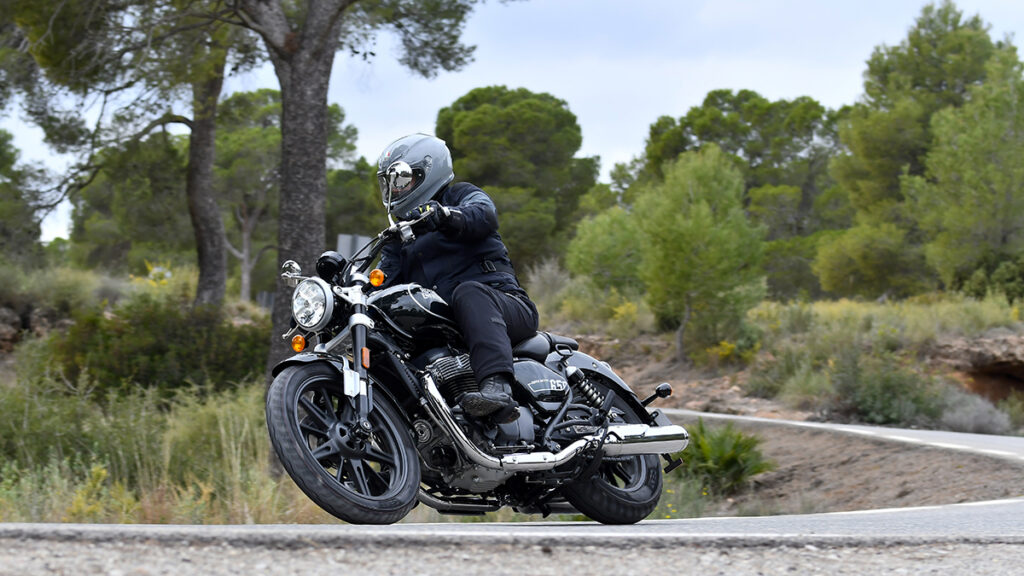 Royal Enfield Super Meteor 650: enciclopedia sobre dos ruedas 10 Royal Enfield Super Meteor 650 3