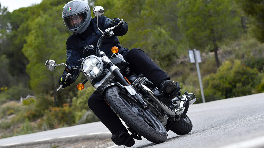 Royal Enfield Super Meteor 650: enciclopedia sobre dos ruedas 12 Royal Enfield Super Meteor 650 5