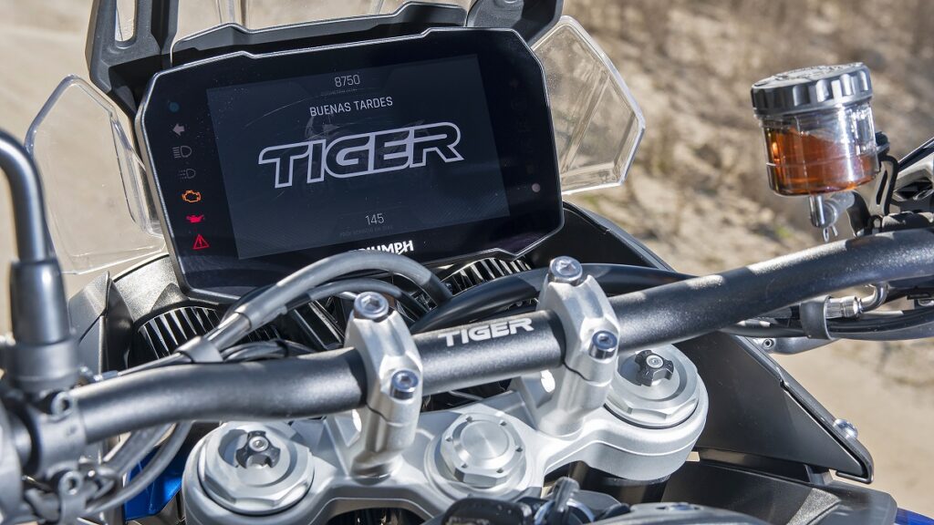 Prueba Triumph Tiger 900 GT Pro: la evolución de la especie 10 Triumph Tiger 900 GT Pro detalle instrumentacion