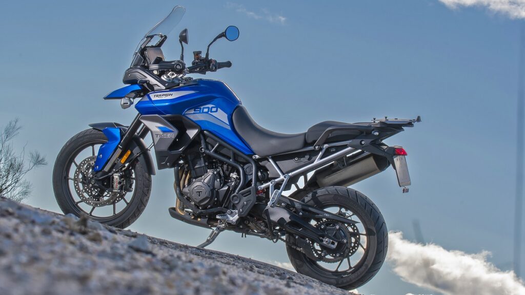 Triumph Tiger 900 GT Pro estatica izquierda