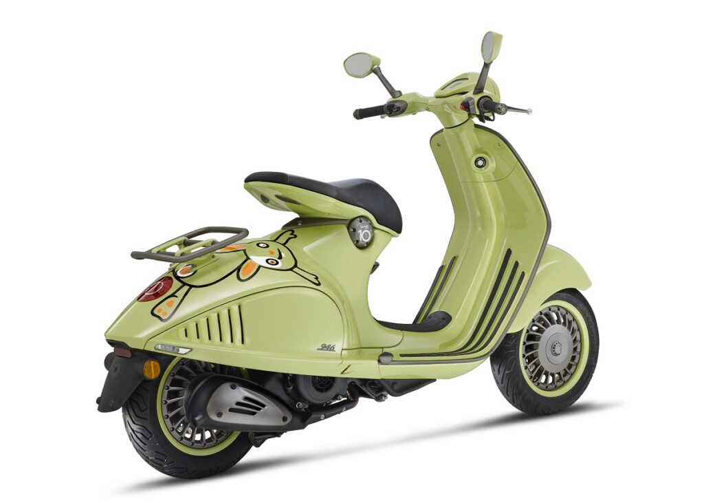 Los 6 scooter más exóticos para conducir sin carnet de moto 16 Vespa 946 10th Aniversario