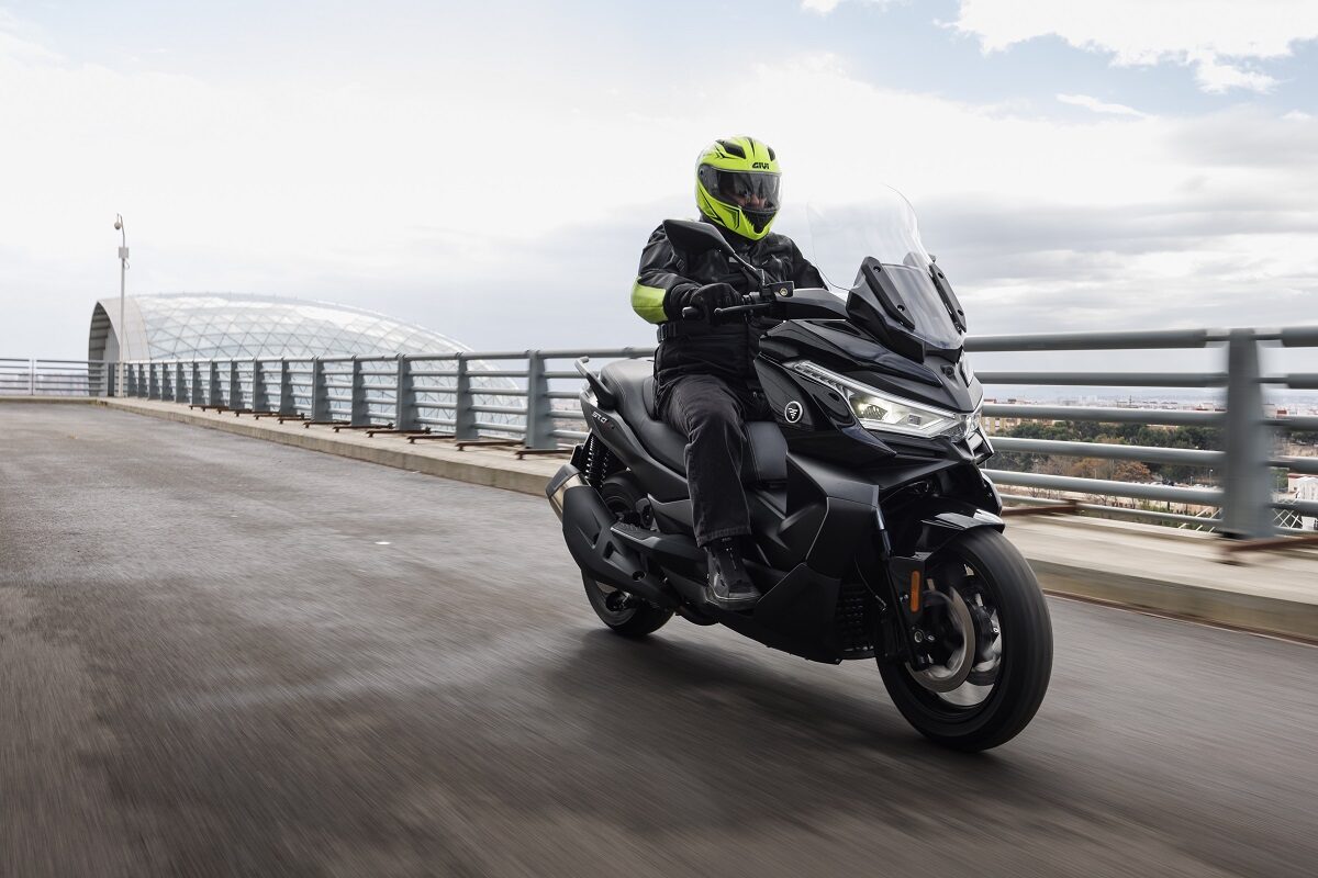 Voge SR4 Max: Cuando el lujo no riñe con el precio 1 Voge SR4 Max 2023