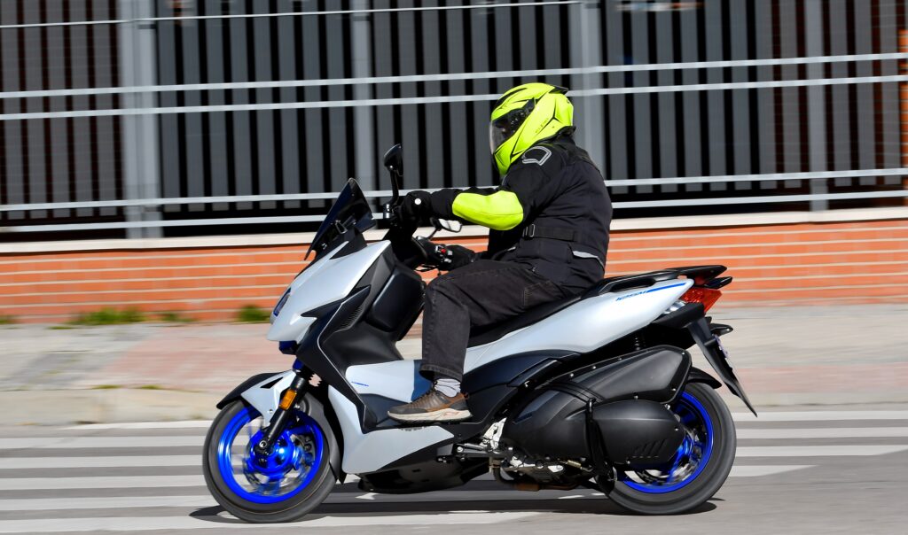 Prueba scooter Zontes M125: De todo, por poco, para casi todos 16 Zontes M125