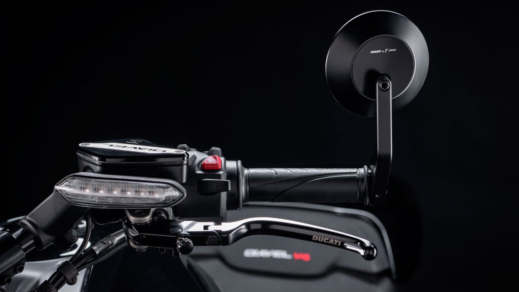 Accesorios para la Ducati Diavel V4: sácale todo el jugo a la cruiser italiana 9 accesorios-ducati-diavel-v4-2023-5