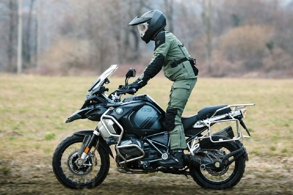 Ropa moto touring online