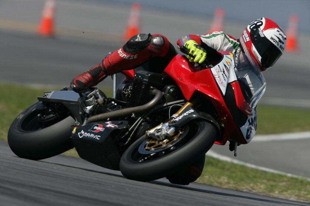 Motos clásicas olvidadas: Moto Guzzi MGS-01 19 moto guzzi MGS 01 Daytona victoria 2006