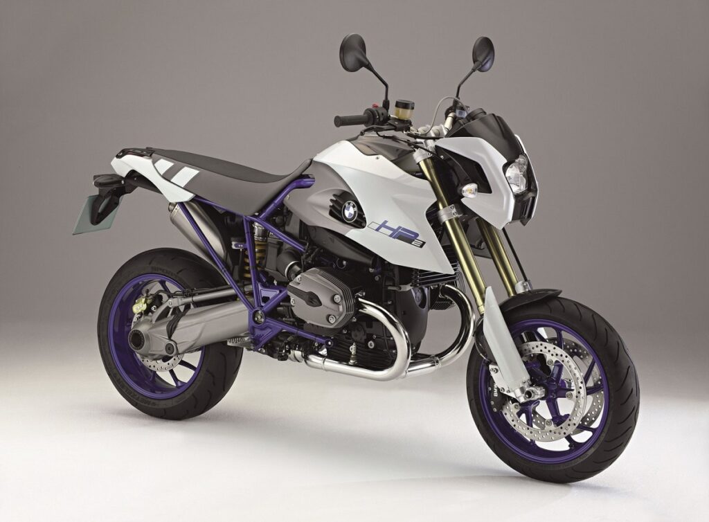 Motos extraordinarias de los últimos 15 años que ya habías olvidado 8 BMW HP2 Megamoto