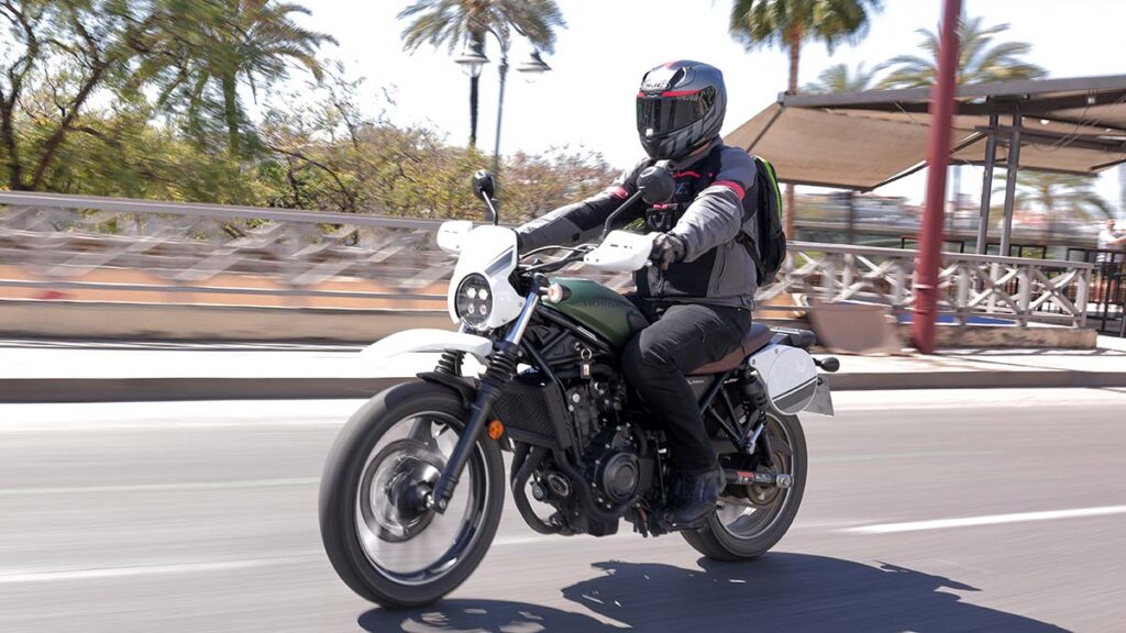 ¿Tienes el carnet A2 de moto? Entonces te interesan las ofertas de la gama Honda 500 12 Honda CL500 2023