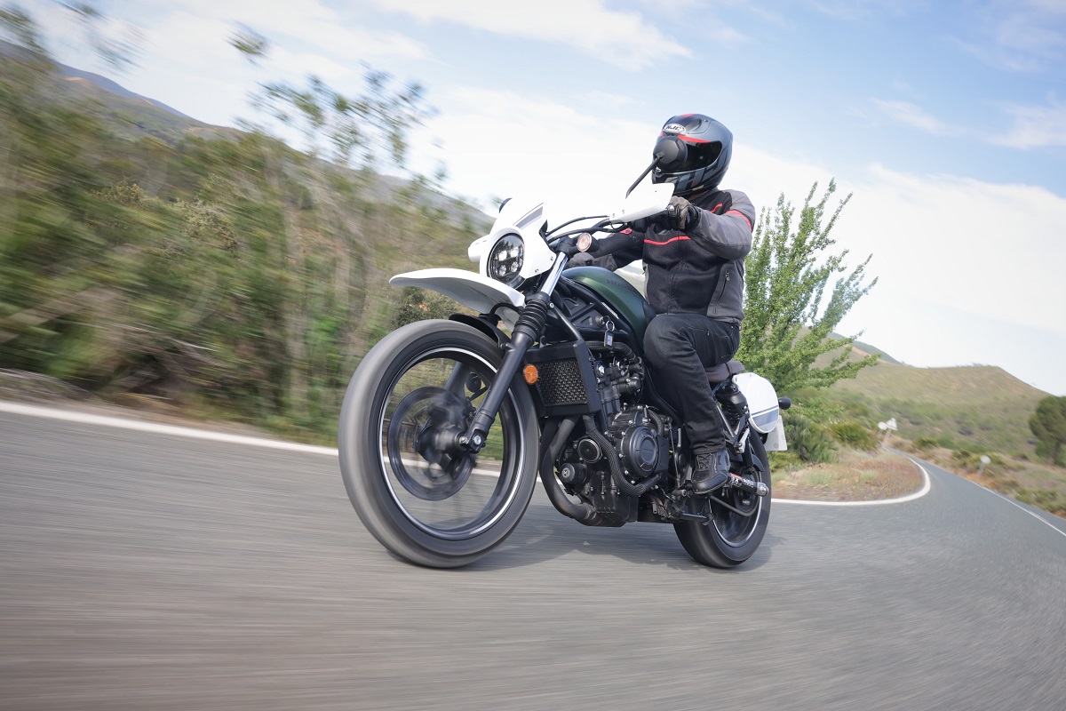 Prueba Honda CL500: la moto scrambler que faltaba en la familia para el carnet A2 2 Honda CL500 2023