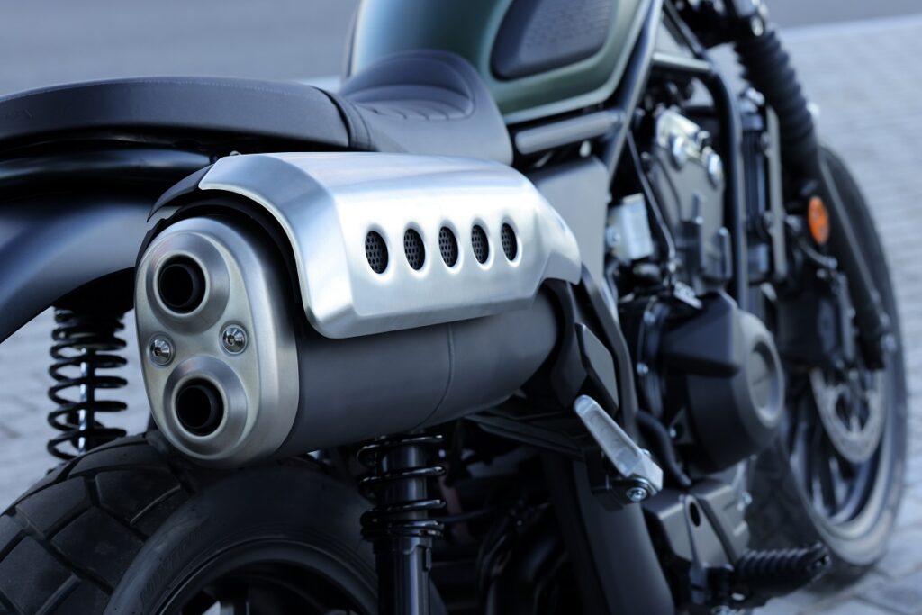 Prueba Honda CL500: la moto scrambler que faltaba en la familia para el carnet A2 12 Honda CL500 detalles 2