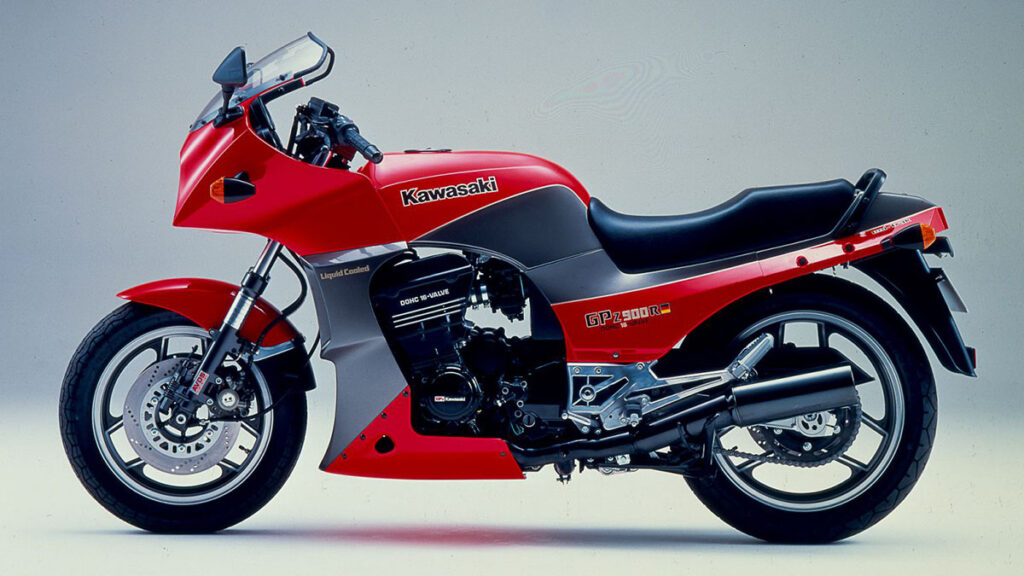 Las motos clásicas de la EGB y BUP en los años 80 (parte 2) 13 Kawasaki_GPZ900R