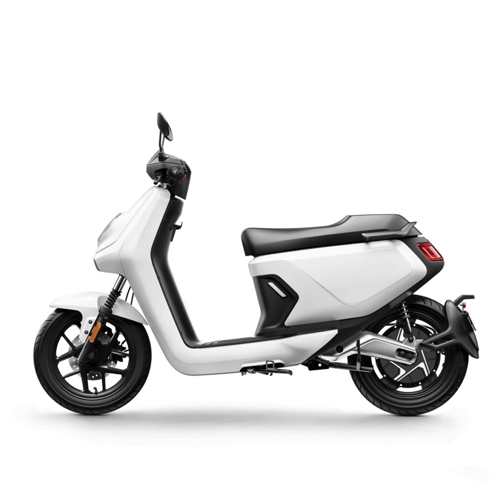 SEAT Mó 125 Performance: estos son los precios y sus scooter rivales 10 NIU MQi GT EVO