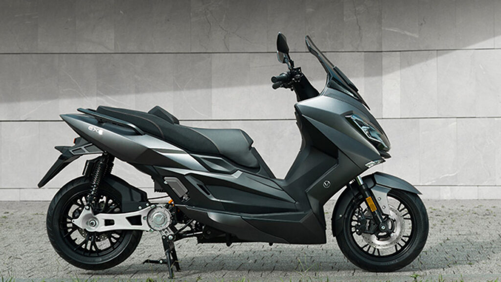 SEAT Mó 125 Performance: estos son los precios y sus scooter rivales 9 Nerva Exe