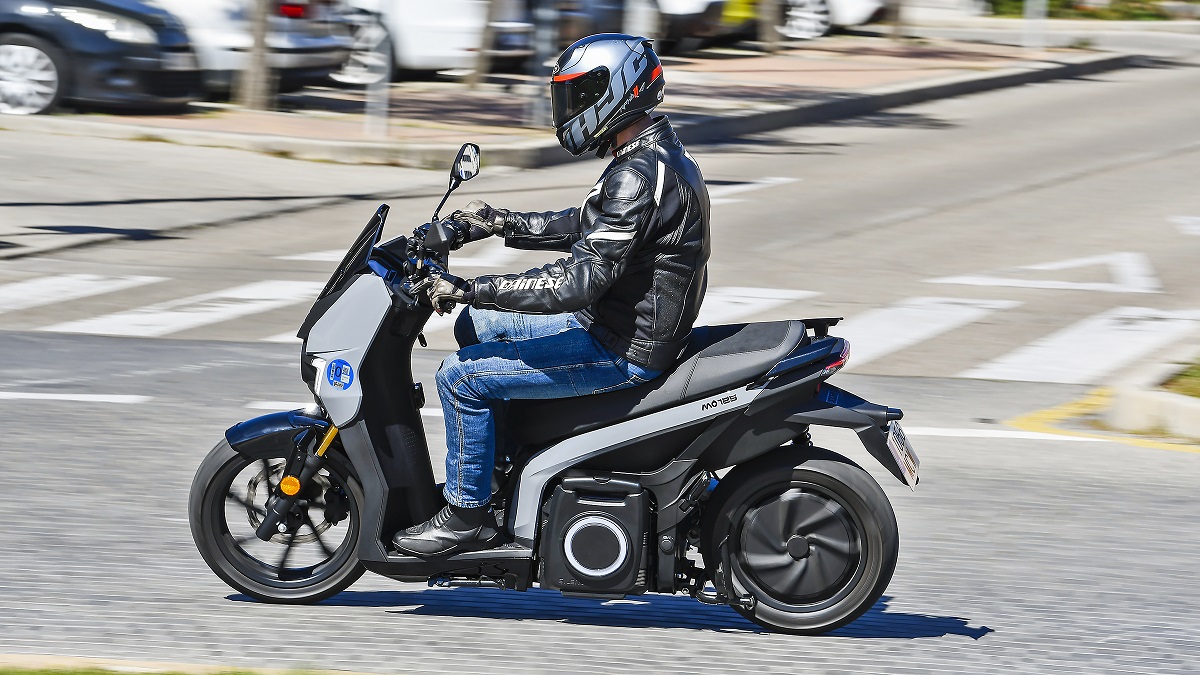 La movilidad eléctrica urbana en scooter es más sostenible y atractiva con la oferta del SEAT Mó 125 Performance