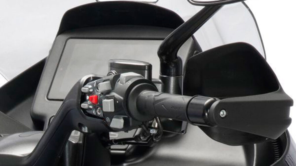 Nuevo Zontes E350: su scooter GT definitivo 10 ZONTES E350 accesorios