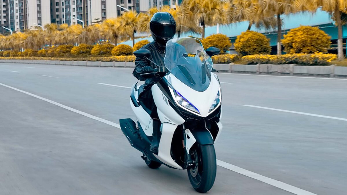 Nuevo Zontes E350: su scooter GT definitivo