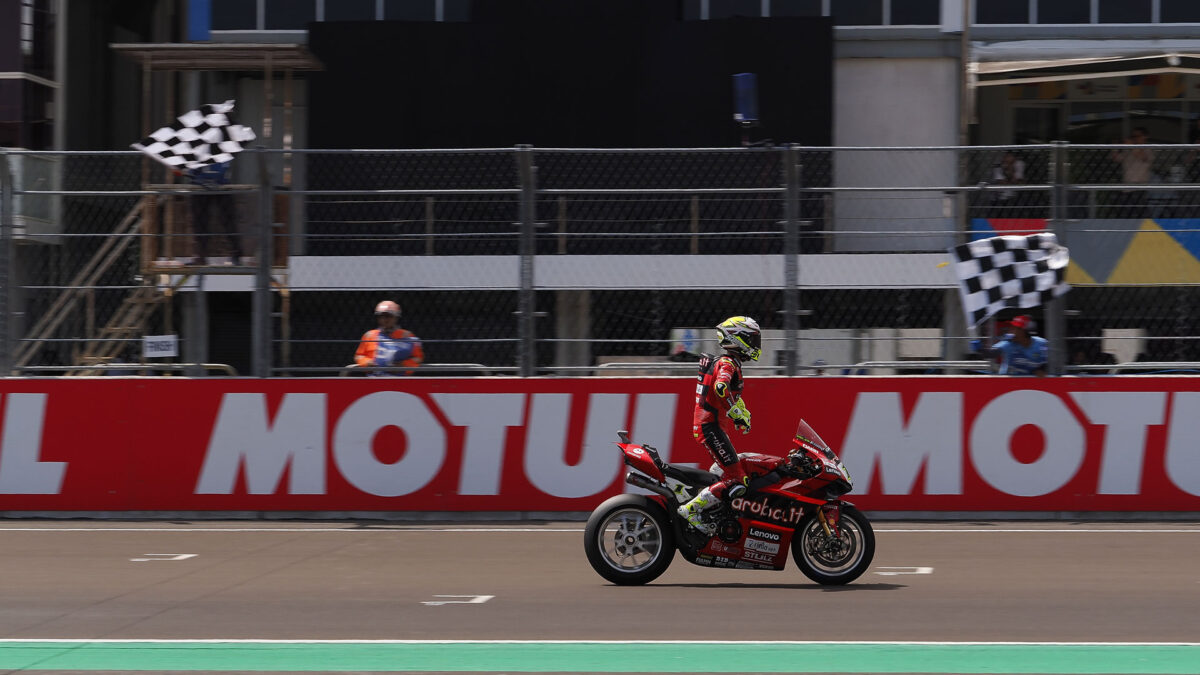WSBK Indonesia: doblete para Bautista y primera victoria de Razgatlioglu 1 bautista-wsbk-indonesia-2023