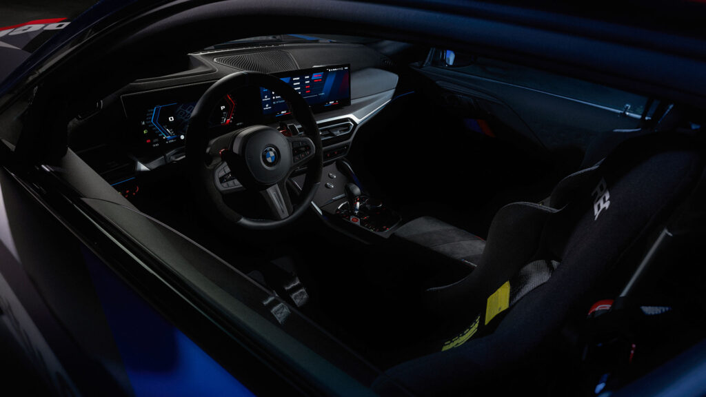 BMW presenta el nuevo safety car de MotoGP para la temporada 2023 2 bmw-m2-motogp-safety-car-2023-4