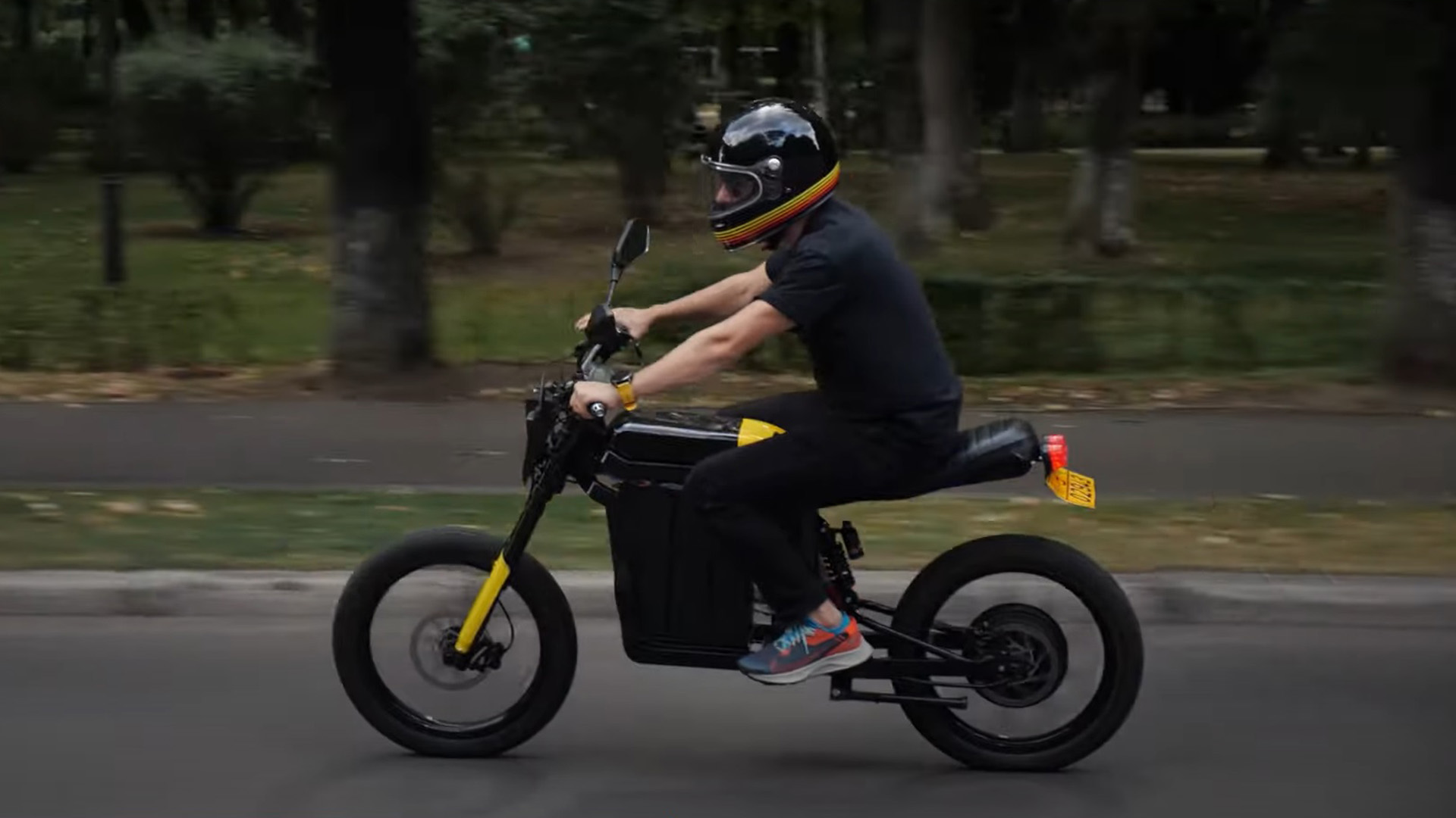 Colibri M22: así es una moto eléctrica plegable