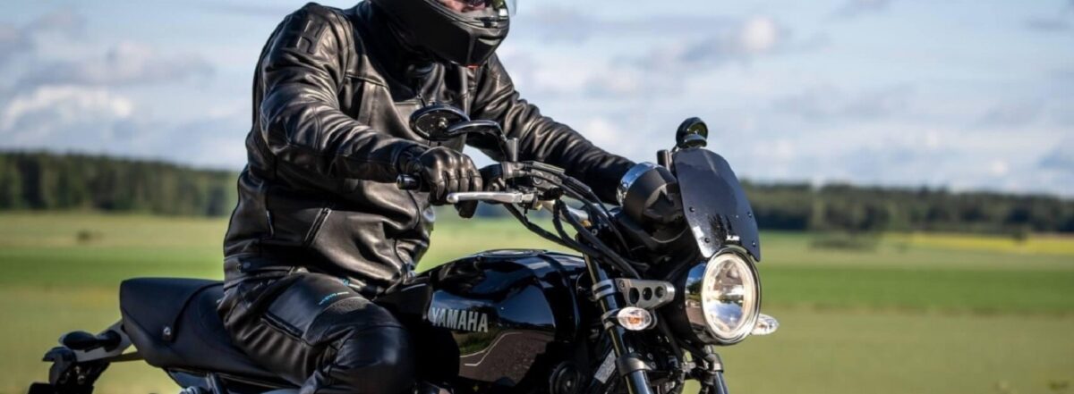 Equipamiento para moto Halvarssons "5 estrellas Motorrad" 1 Halvarssons equipamiento chaqueta y pantalón en piel