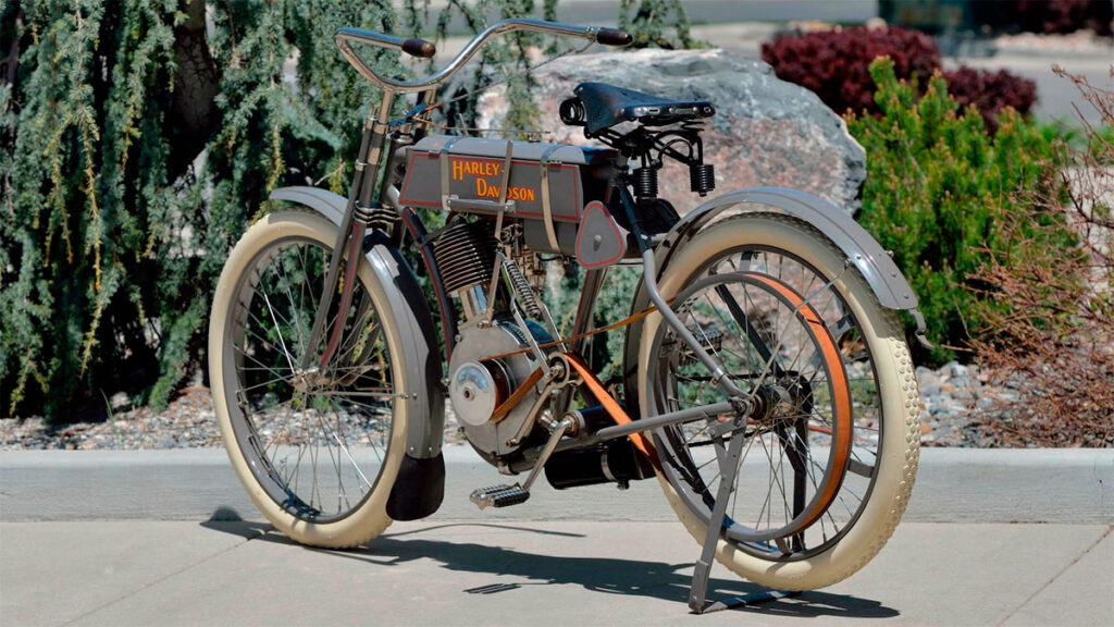 Harley-Davidson Strap Tank de 1908: saluda a la moto más cara jamás vendida en una subasta 11 harley-davidson-strap-tank-1