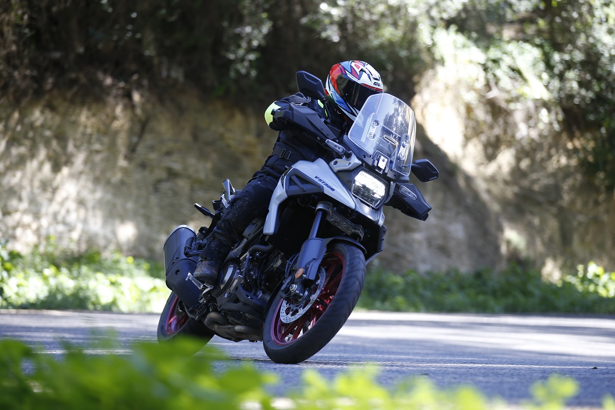 La Suzuki V-Strom 1050 Tech y 1050DE, ahora por 1.500 euros menos con 4 años de garantía y asistencia Premium