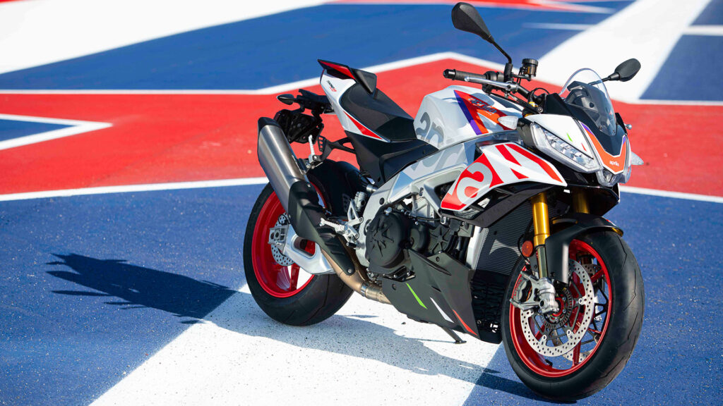 Aprilia V4 Factory Speed White 4