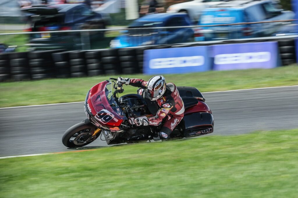 Prueba Indian Challenger MotoAmerica King of the Baggers: ¡Esto es la guerra! 24 INDIAN Challenger KoB carrera Jeremy McWilliams 2022