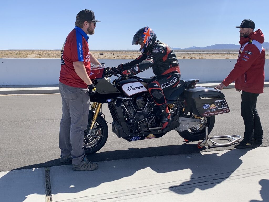 Prueba Indian Challenger MotoAmerica King of the Baggers: ¡Esto es la guerra! 22 Indian Challenger KoB