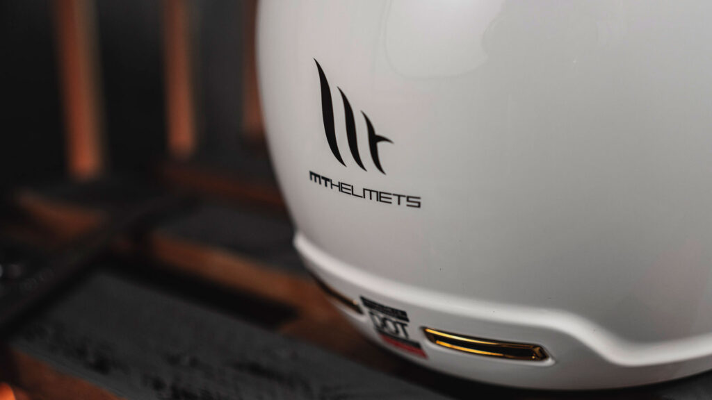 MT Jarama: nuevo casco integral 2023 para pioneros de ayer, hoy y siempre 8 MT Jarama 2023