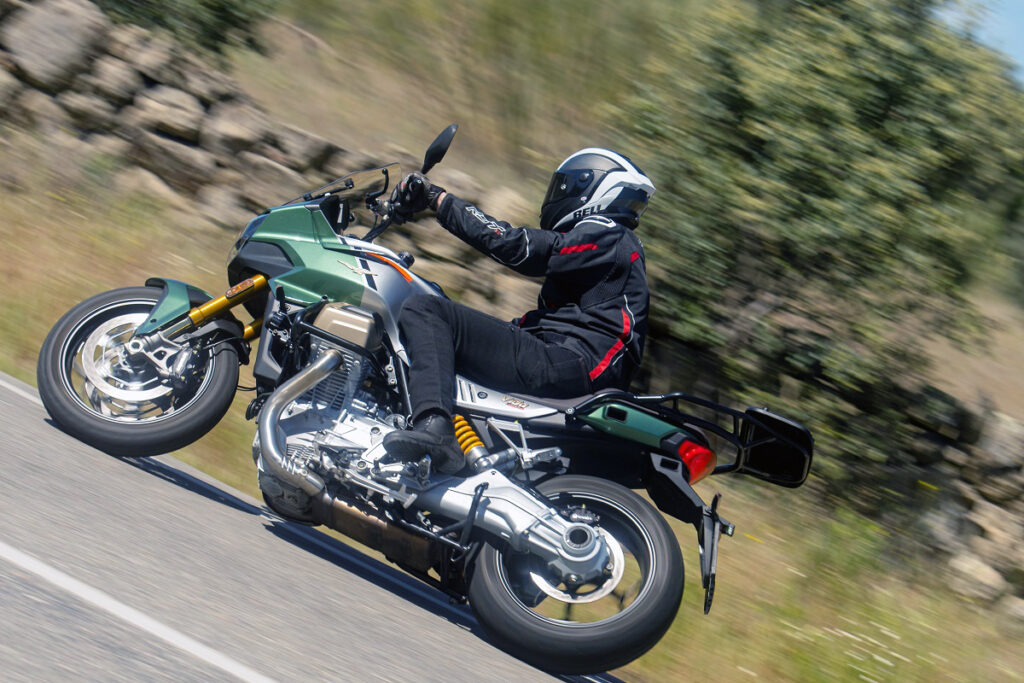 Moto Guzzi V100 Mandello S: un reencuentro con el futuro de la historia 11 Moto Guzzi V100 Mandello S