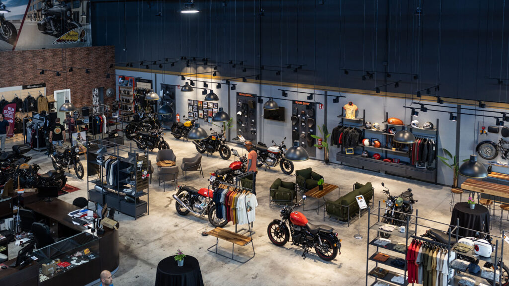 Royal Enfield refuerza su presencia en España 10 NdP_ROYALENFIELD_Concesionarios_AlcyclesAlicante_01