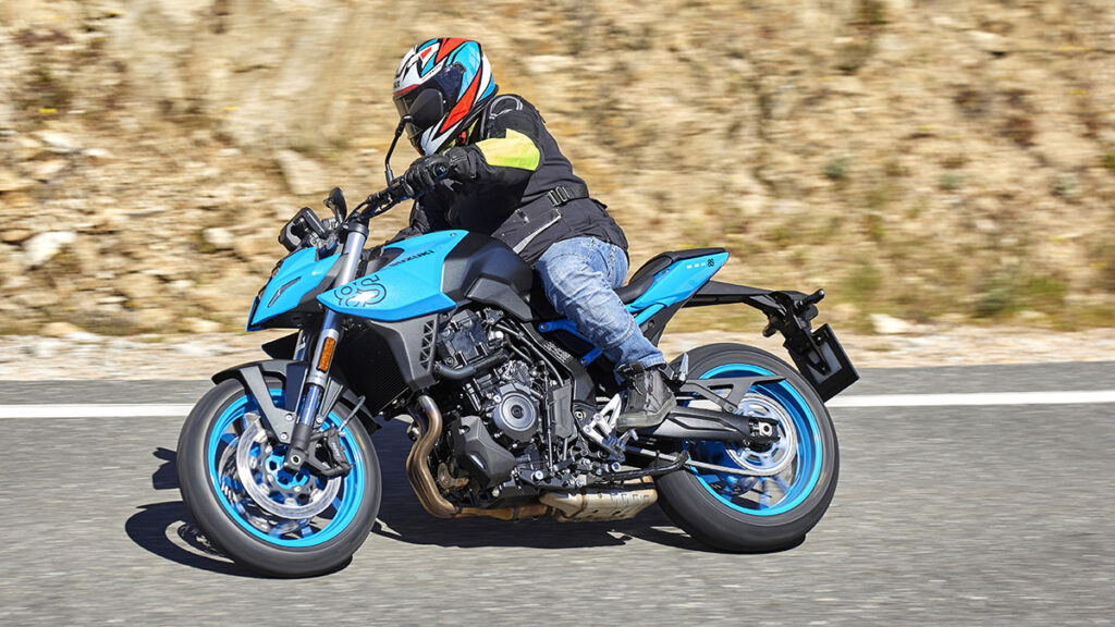 Suzuki GSX 8S 5