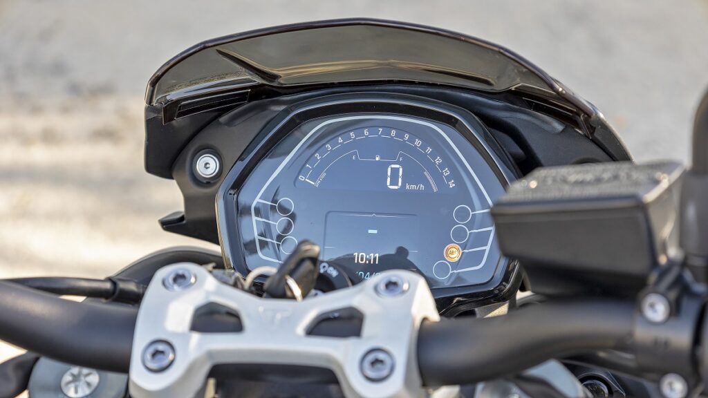 Prueba Triumph Street Triple 765 R: genes de Moto2 13 Triumph Street Triple 765 R 2