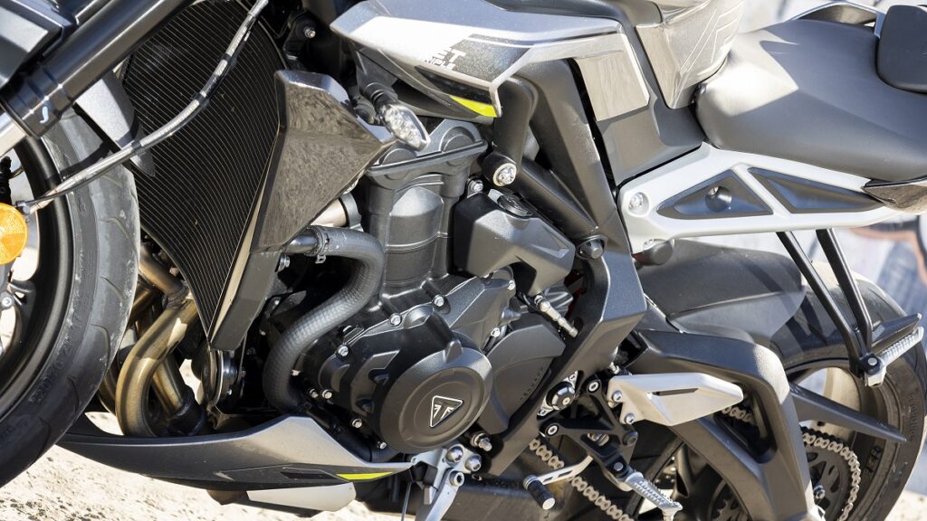Prueba Triumph Street Triple 765 R: genes de Moto2 12 Triumph Street Triple 765 R 6