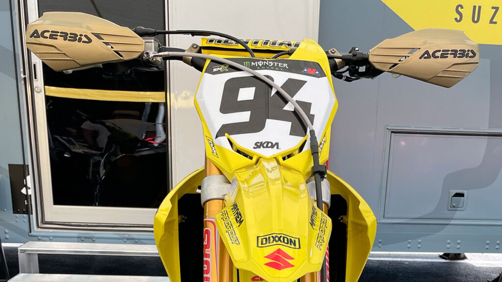 Acerbis celebra sus 50 años de historia con cubremanos de edición limitada 10 acerbis-linear-50-aniversario-1