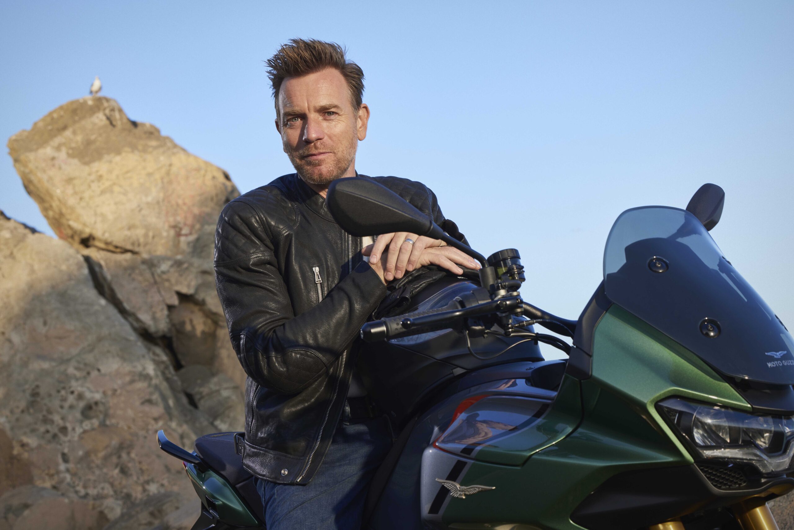 “On to the next jorney”: una muestra de amor por Moto Guzzi protagonizada por Ewan McGregor