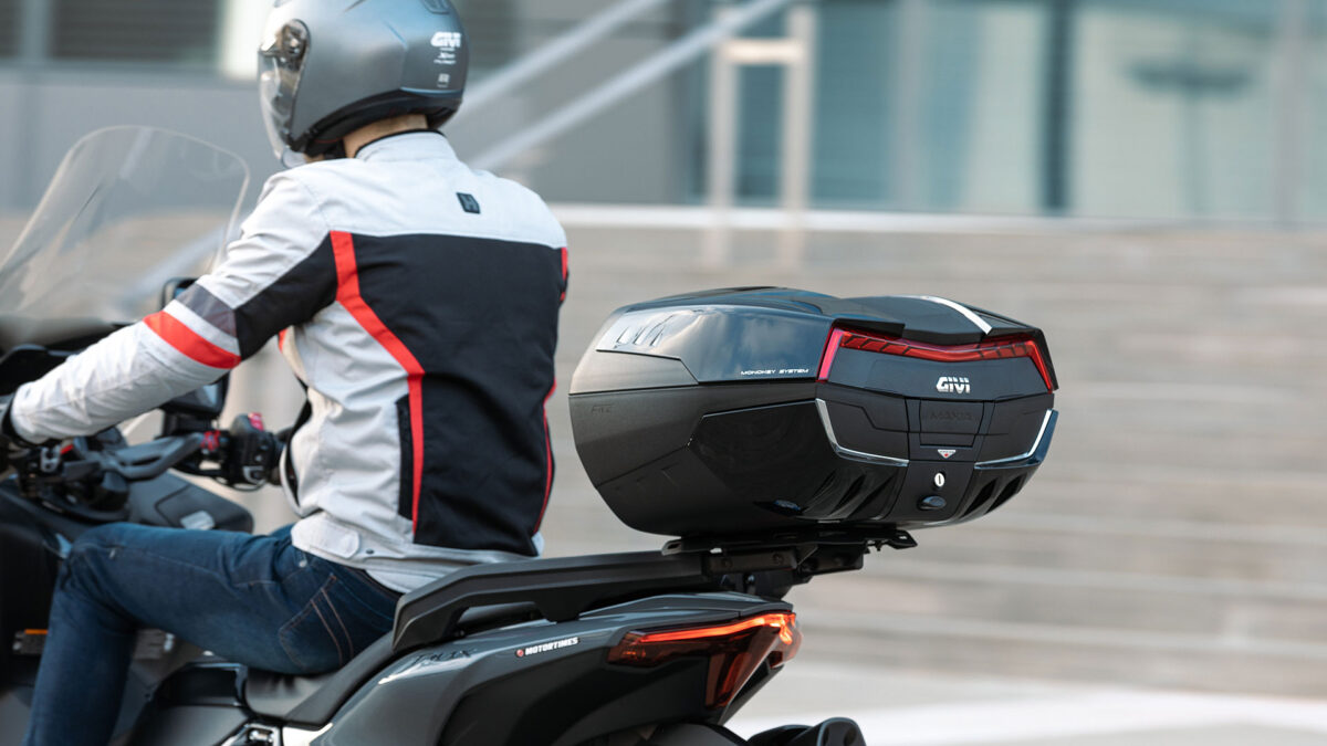 GIVI Maxia 5: el top case del futuro 1 givi-maxia-5-baul
