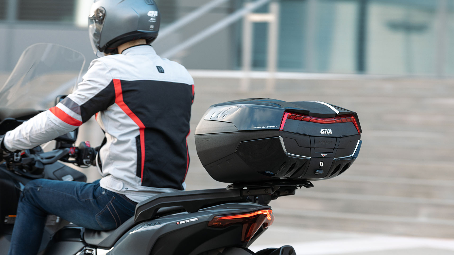 GIVI Maxia 5: el top case del futuro 6 givi-maxia-5-baul
