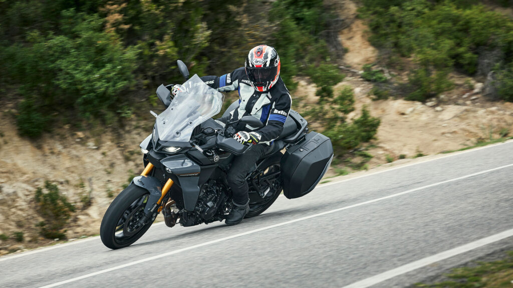 Prueba Yamaha Tracer 9 GT+: tecnología punta 16 prueba yamaha tracer 9 gt 13
