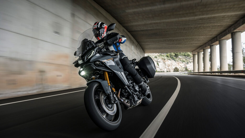 Prueba Yamaha Tracer 9 GT+: tecnología punta 19 prueba yamaha tracer 9 gt 14