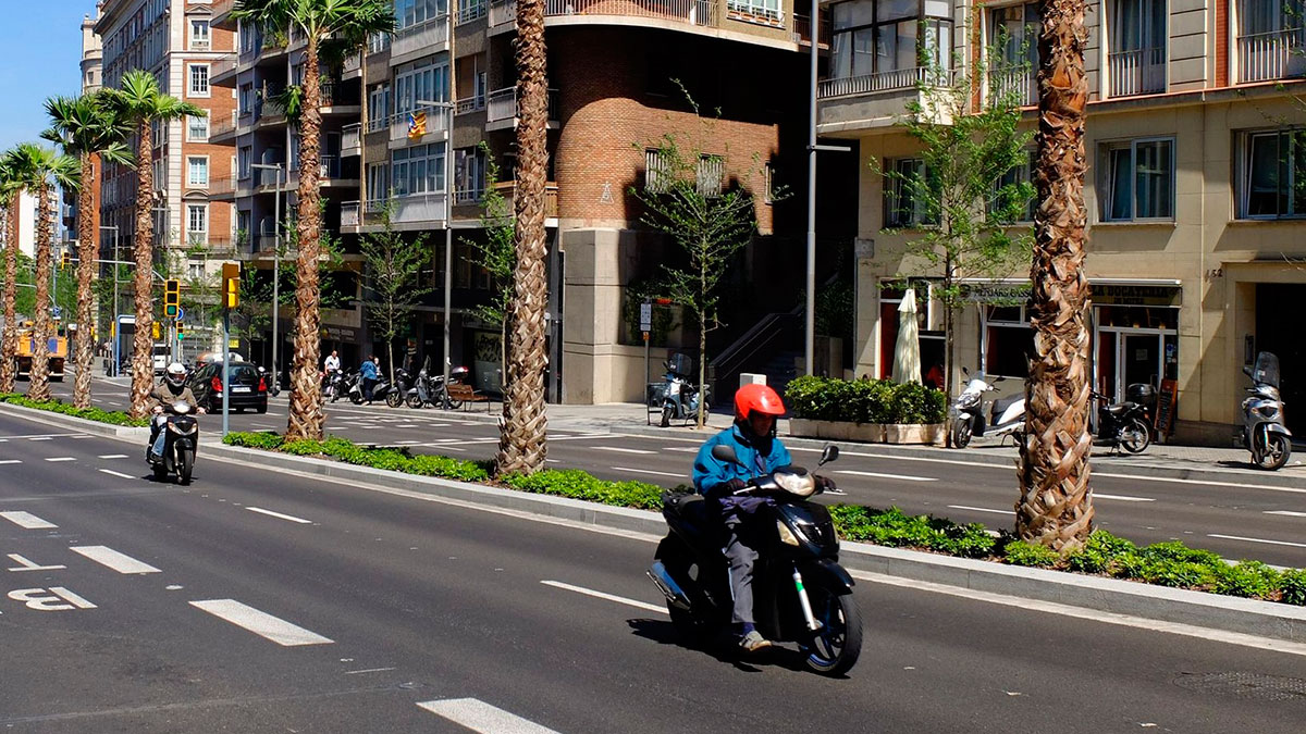Dos proyectos de moto conectada ganan el reto para reducir los accidentes en Barcelona 1 ronda del general mitre carril bus 1