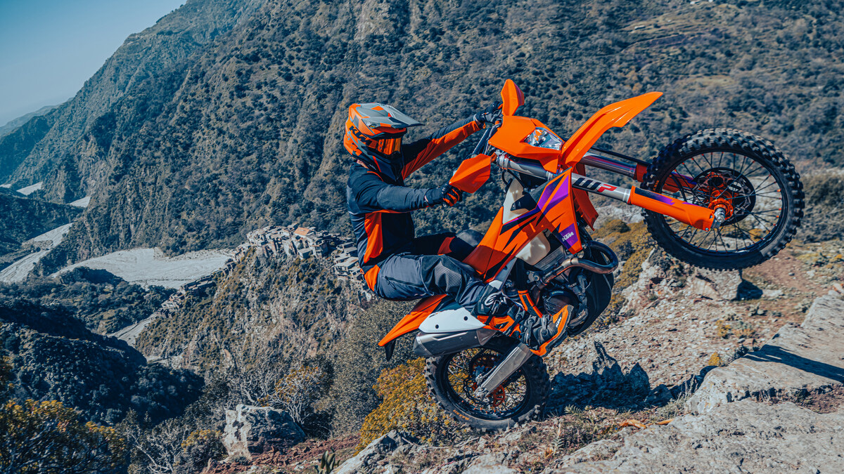 Gama KTM Enduro 2024: totalmente renovada 5 2024-KTM-EXC-range-