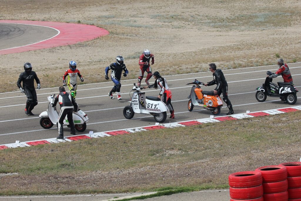 “Vespa The Resistance 24h”: la carrera desde dentro con un prototipo eléctrico 11 24h Vespa carrera 2023 2