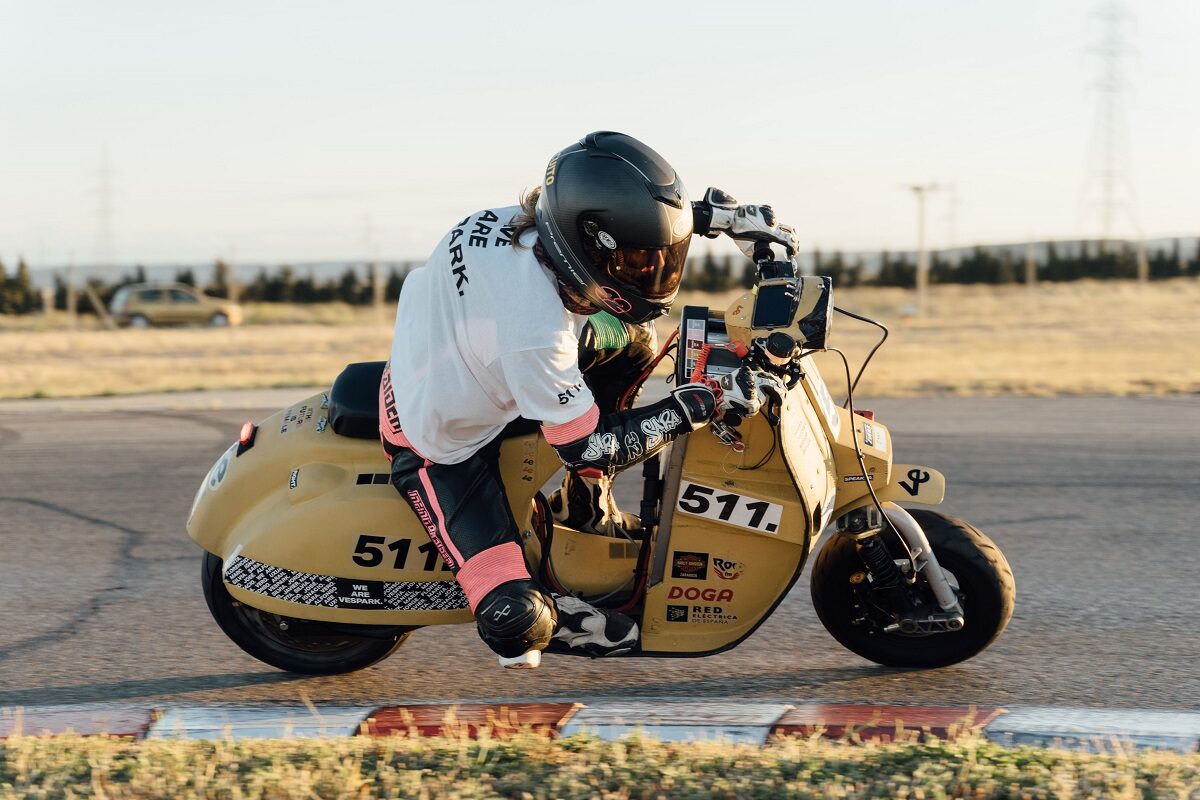 El Récord Guinness es el objetivo del equipo We Are Vespark en las 24h de Zuera 1 24h Vespa equipo We Are Vespark