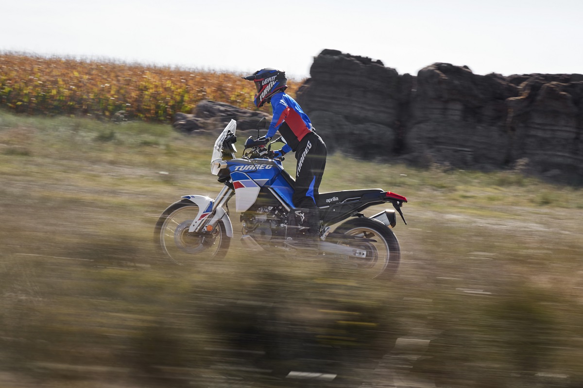 ¿Quieres estrenar una moto trail para el carnet A2? Ahorra con la compra de esta Aprilia