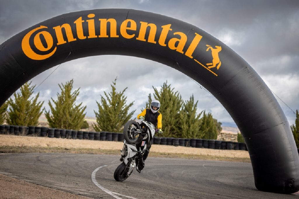 Continental Asphalt Attack Proyect: en busca del límite 15 Continental The Asphalt Attack Project 3